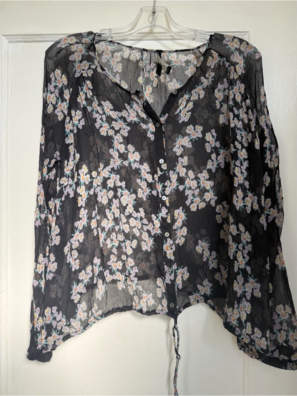 Elizabeth and James Black Sheer Floral Button-Front Blouse 100% Silk